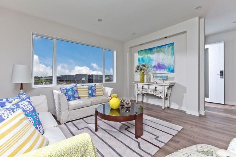 Photo of property in 48 Resolution Drive, Gulf Harbour, Whangaparaoa, 0930
