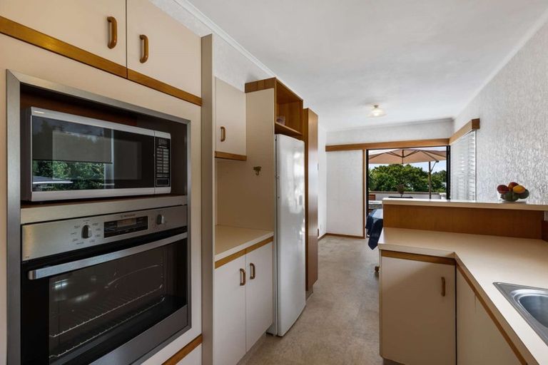 Photo of property in 12 Norfolk Rise, Waiuku, 2123