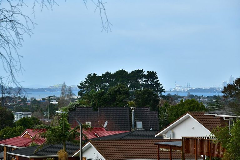 Photo of property in 16 Petrel Place, Massey, Auckland, 0614