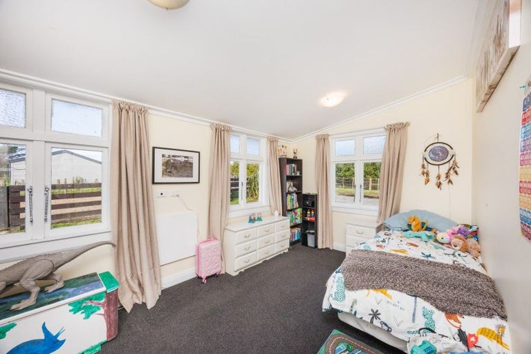 Photo of property in 8 Knorp Street, Halcombe, Feilding, 4779