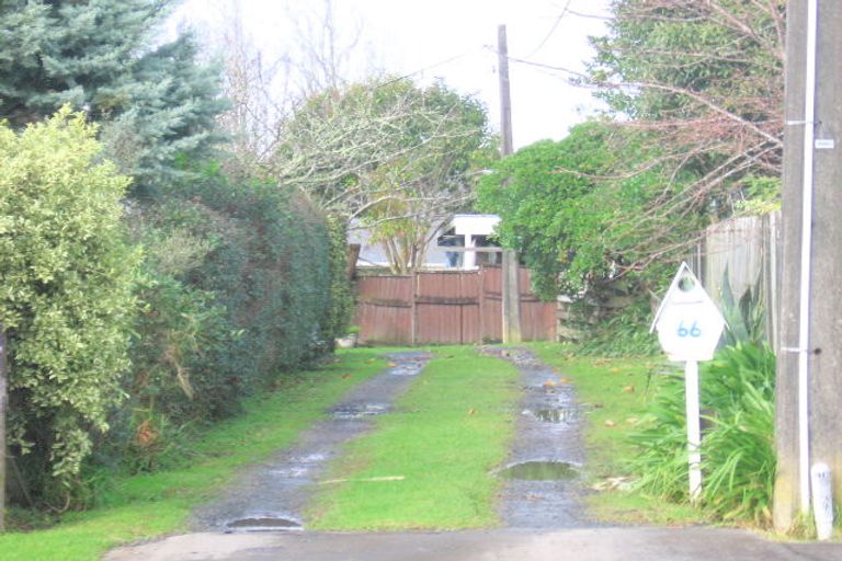 Photo of property in 66 Lincoln Park Avenue, Massey, Auckland, 0614