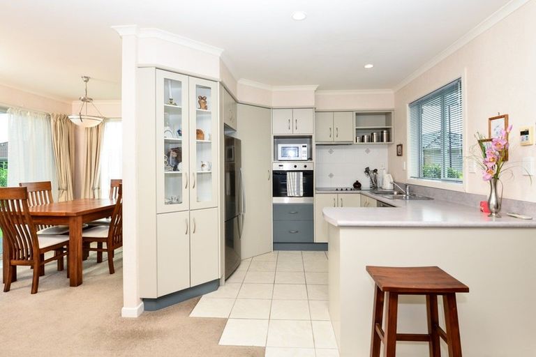 Photo of property in 14 Sovereign Isle Lane, Rototuna, Hamilton, 3210