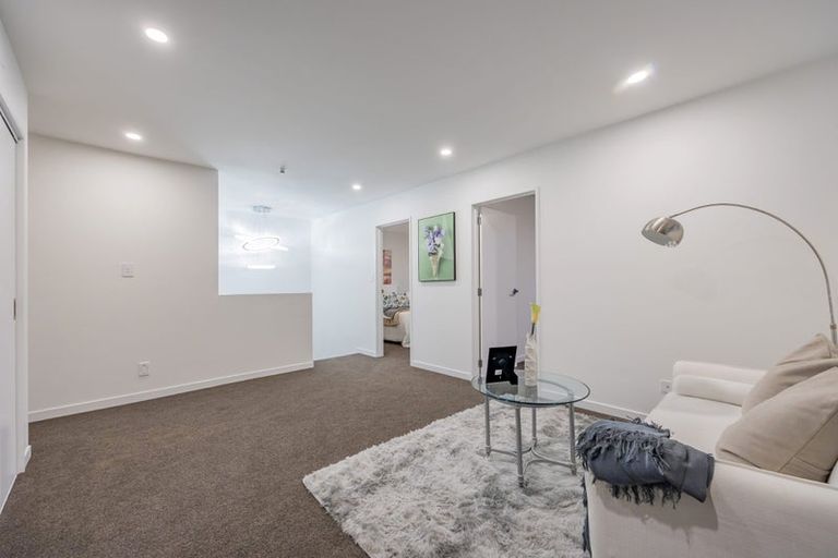 Photo of property in 76c Glenmore Road, Sunnyhills, Auckland, 2010