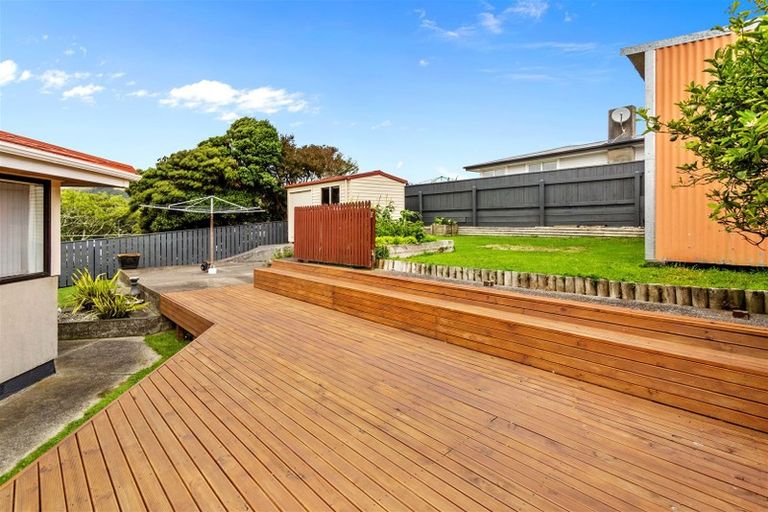 Photo of property in 21 Mark Avenue, Paparangi, Wellington, 6037