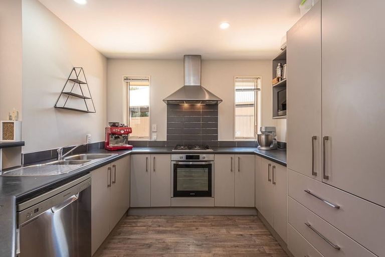 Photo of property in 37 Country Palms Drive, Halswell, Christchurch, 8025