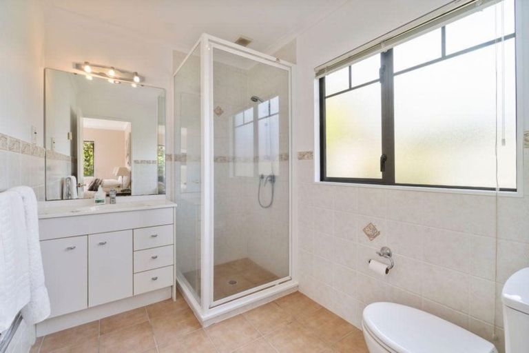 Photo of property in 8 Cellarmans Street, Te Atatu Peninsula, Auckland, 0610