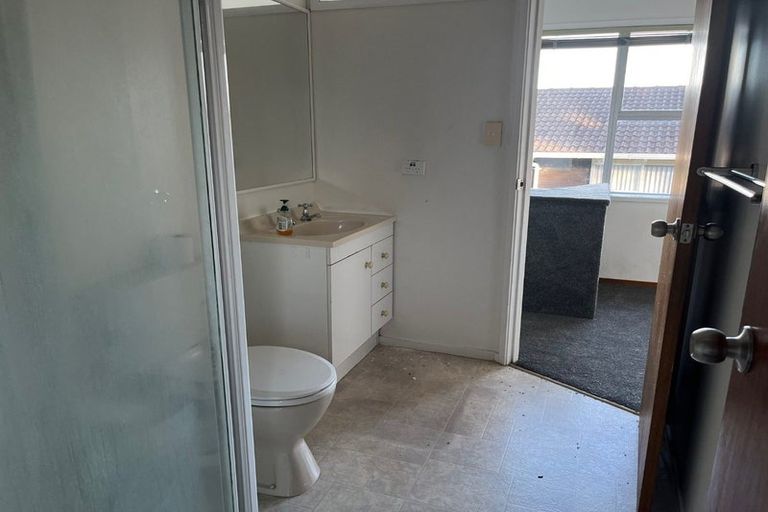 Photo of property in 27 Gladys Avenue, Glenfield, Auckland, 0629