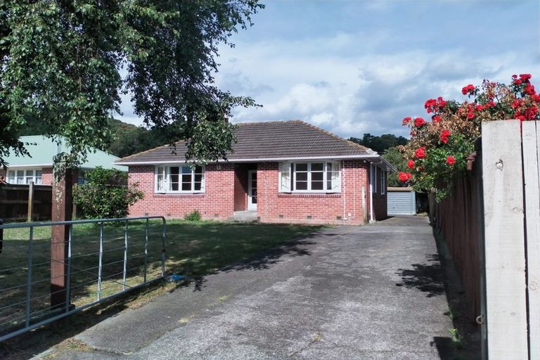 Photo of property in 72 Hewer Crescent, Naenae, Lower Hutt, 5011