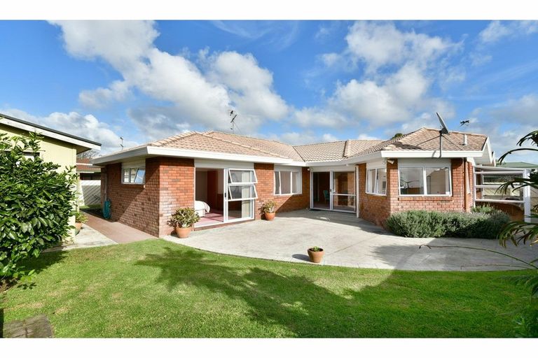 Photo of property in 3 Settlers Grove, Orewa, 0931