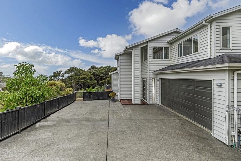 Photo of property in 487a East Coast Road, Murrays Bay, Auckland, 0630