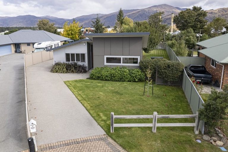 Photo of property in 27 Fenwick Crescent, Cromwell, 9310