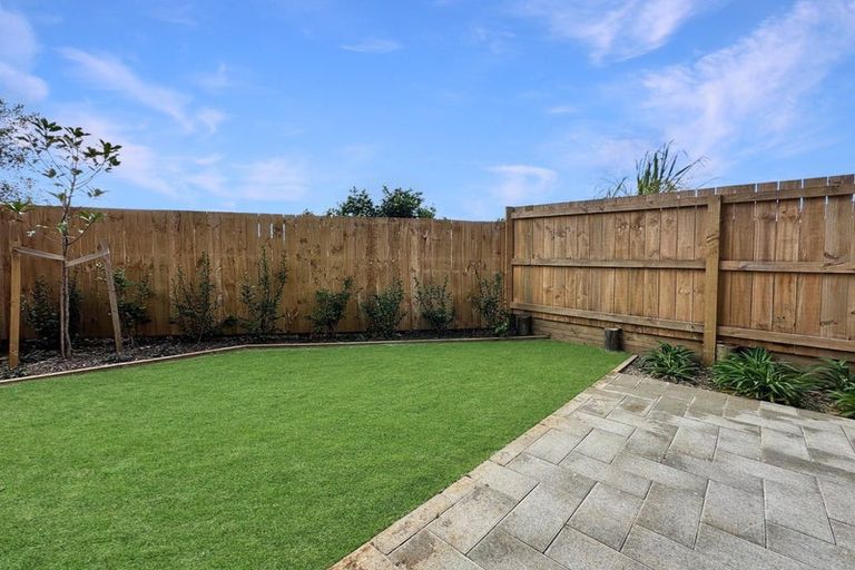 Photo of property in 28 Whati Lane, Henderson, Auckland, 0612