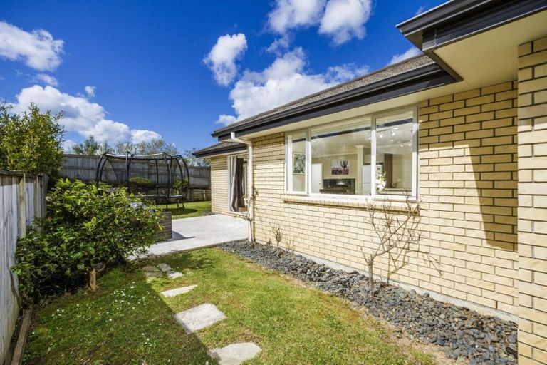 Photo of property in 42 Huntington Park Drive, Greenhithe, Auckland, 0632