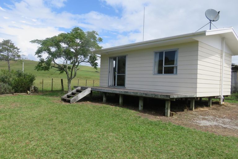 Photo of property in 24 Paradise Road, Coopers Beach, 0420