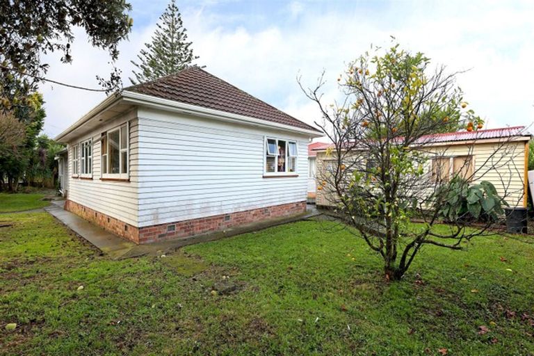 Photo of property in 141 Rathgar Road, Henderson, Auckland, 0610