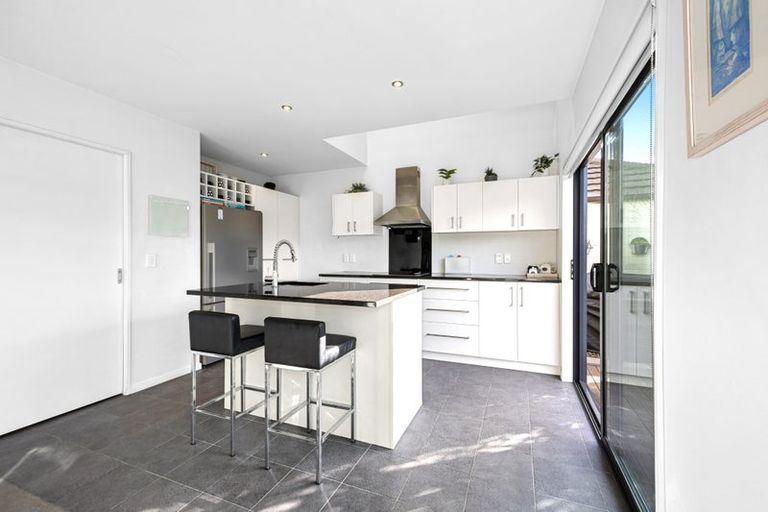 Photo of property in 21 Bartlett Street, Riccarton, Christchurch, 8011