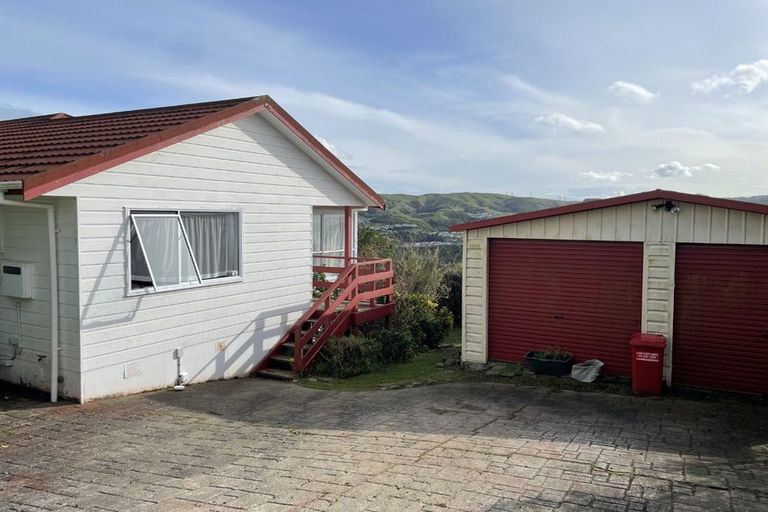 Photo of property in 6 Maraval Crescent, Grenada Village, Wellington, 6037