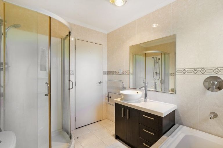 Photo of property in 10 Janway Avenue, Flat Bush, Auckland, 2016