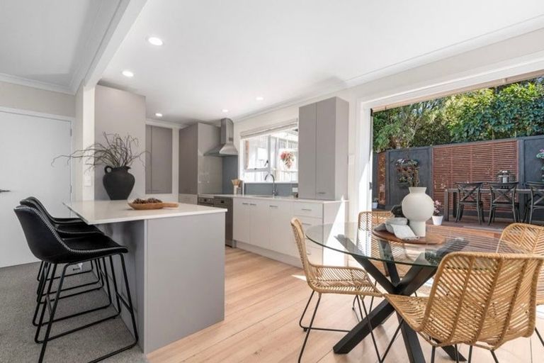 Photo of property in 24 Warwick Place, Brookfield, Tauranga, 3110