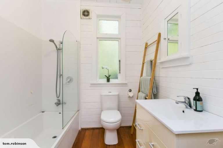 Photo of property in 34 Harland Street, Brooklyn, Wellington, 6021