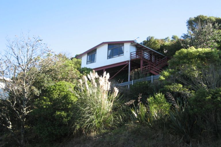 Photo of property in 117 Newlands Road, Newlands, Wellington, 6037