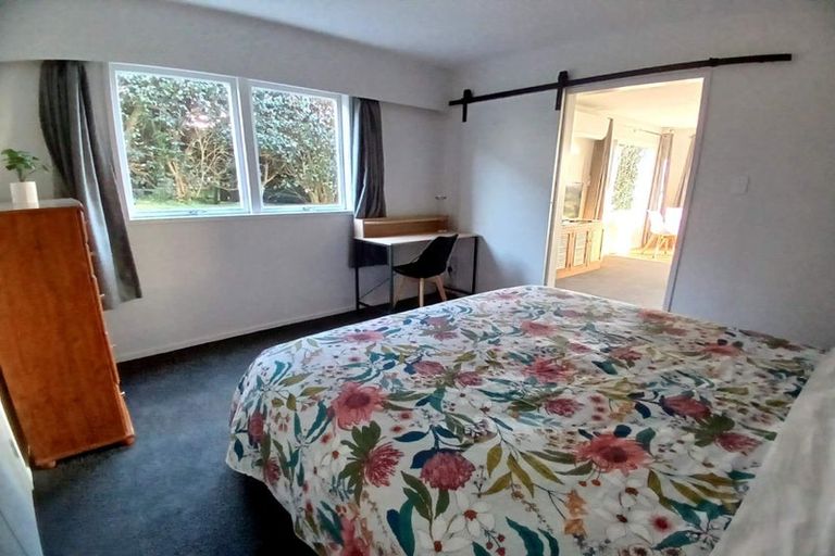 Photo of property in 5 Chapman Road, Te Atatu Peninsula, Auckland, 0610