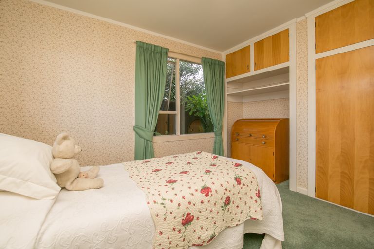 Photo of property in 15 Ostend Place, Avonhead, Christchurch, 8042