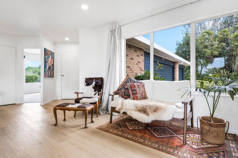 Photo of property in 6/199 Birdwood Road, Massey, Auckland, 0614