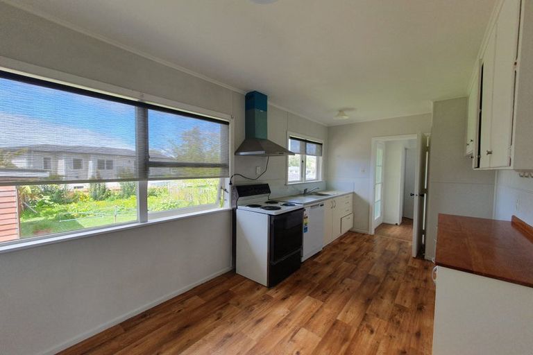 Photo of property in 37 Hilling Street, Titirangi, Auckland, 0604