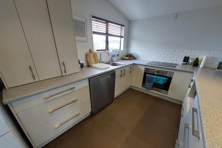 Photo of property in 2/24 Lancaster Road, Beach Haven, Auckland, 0626