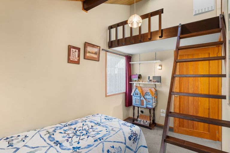 Photo of property in 2/207a Fifield Terrace, Opawa, Christchurch, 8023