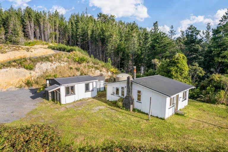 Photo of property in 1220 State Highway 2, Kaitoke, Upper Hutt, 5018
