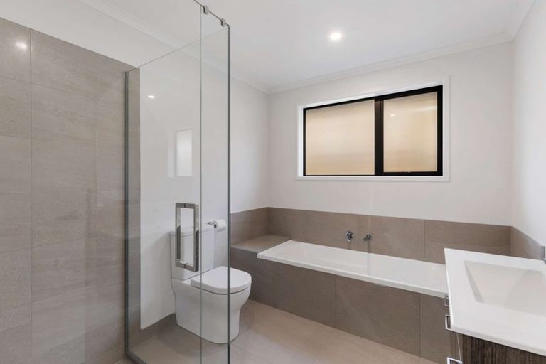 Photo of property in 11 Minerva Avenue, Helensville, 0800