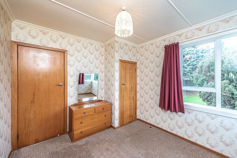 Photo of property in 16 Laird Street, Castlecliff, Whanganui, 4501