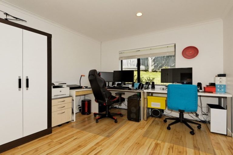 Photo of property in 9 Exotic Place, Massey, Auckland, 0614