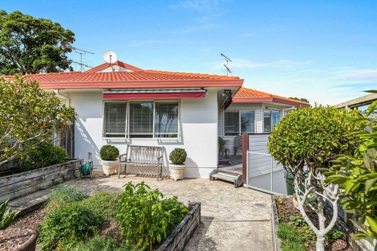 Photo of property in 12 Palmgreen Court, Stanmore Bay, Whangaparaoa, 0932