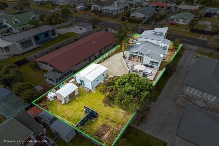 Photo of property in 221 Linton Crescent, Whangamata, 3620