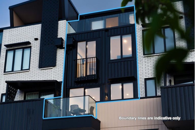 Photo of property in 10/19 Windlass Street, Long Bay, Auckland, 0630