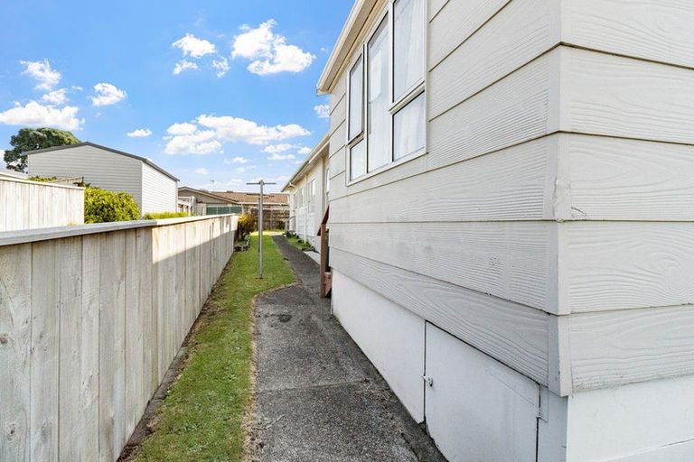 Photo of property in 2/6 Wicklow Place, Bell Block, New Plymouth, 4312