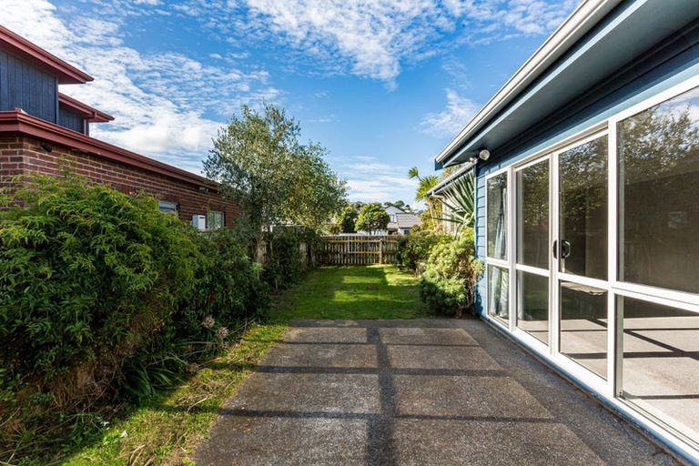 Photo of property in 6 Routeburn Avenue, Aotea, Porirua, 5024