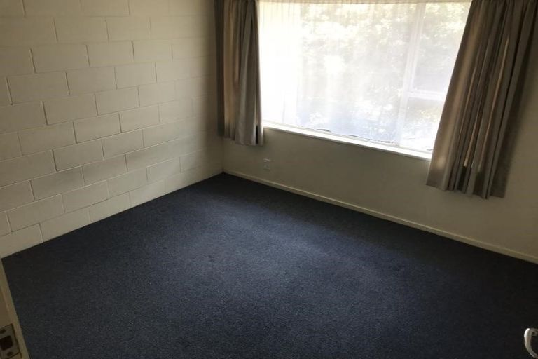 Photo of property in 2/98 Birkdale Road, Birkdale, Auckland, 0626