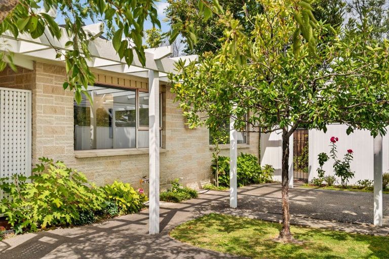 Photo of property in 57 Avenue Road, Greenmeadows, Napier, 4112
