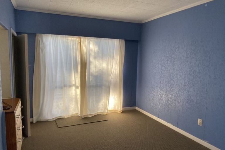 Photo of property in 12 Mason Street, New Lynn, Auckland, 0600
