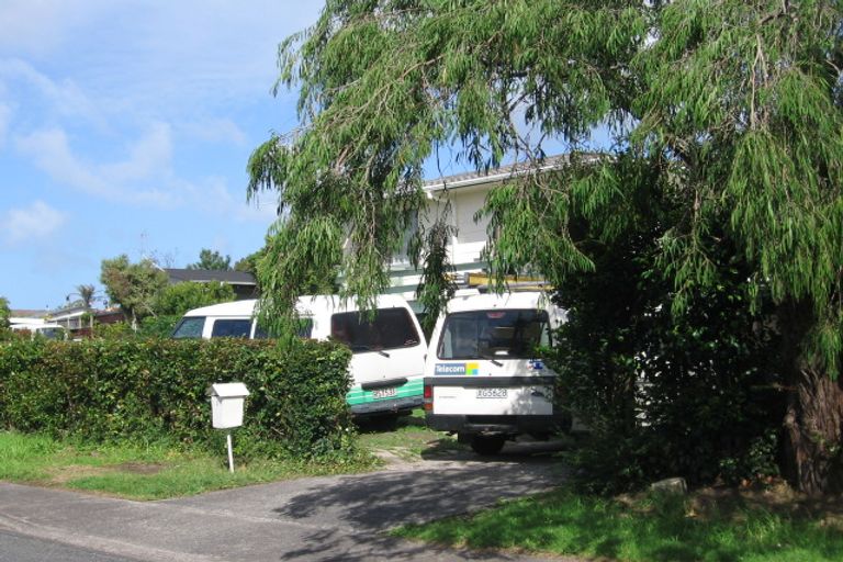 Photo of property in 2 Surman Place, Glen Eden, Auckland, 0602