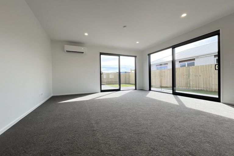 Photo of property in 29 Rita Angus Road, Belfast, 8051