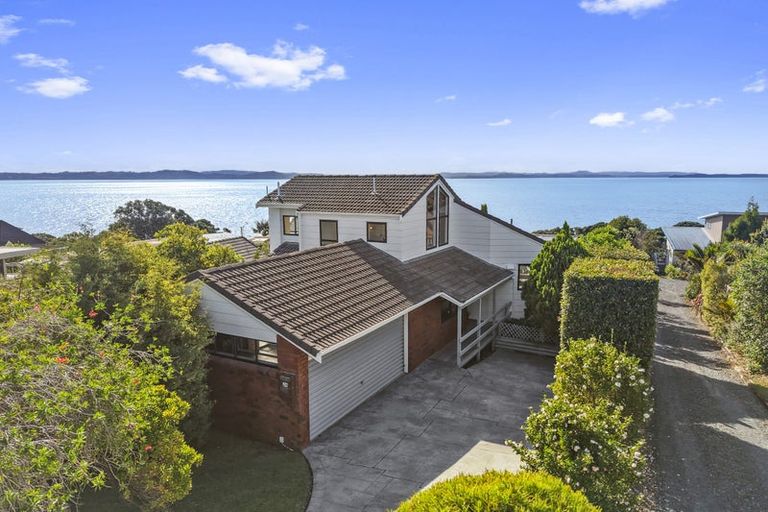 Photo of property in 26 Pacific Parade, Army Bay, Whangaparaoa, 0930