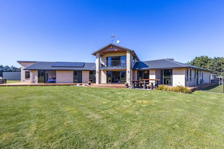 Photo of property in 120 Glews Road, Cust, Rangiora, 7471