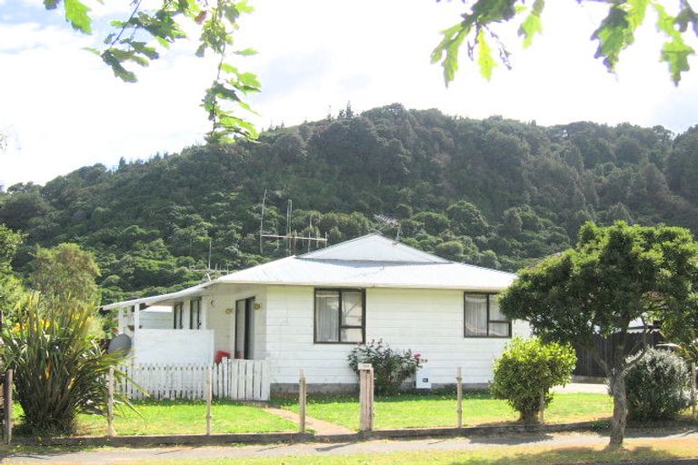 Photo of property in 65b Gemstone Drive, Birchville, Upper Hutt, 5018