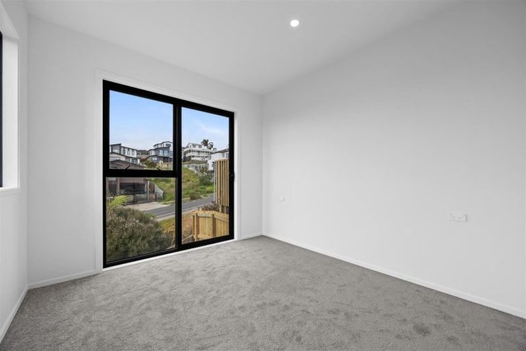 Photo of property in 37 Paina Crescent, Massey, Auckland, 0614