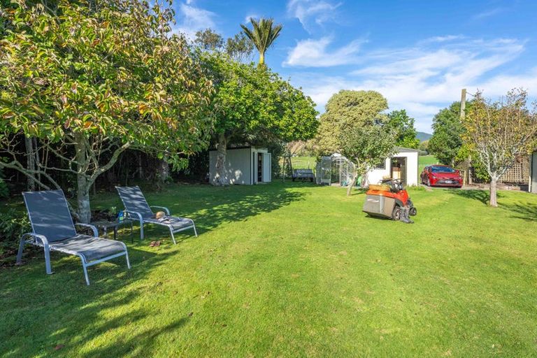 Photo of property in 43 Te Horo Hautere Cross Road, Te Horo, Otaki, 5582